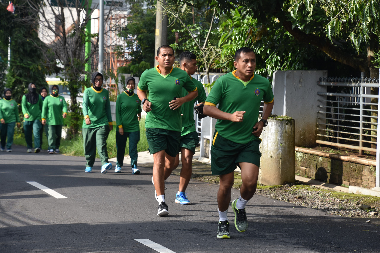 Agar Tetap Sehat, Prajurit Korem 073/MKT Laksanakan Lari Aerobik Bersama